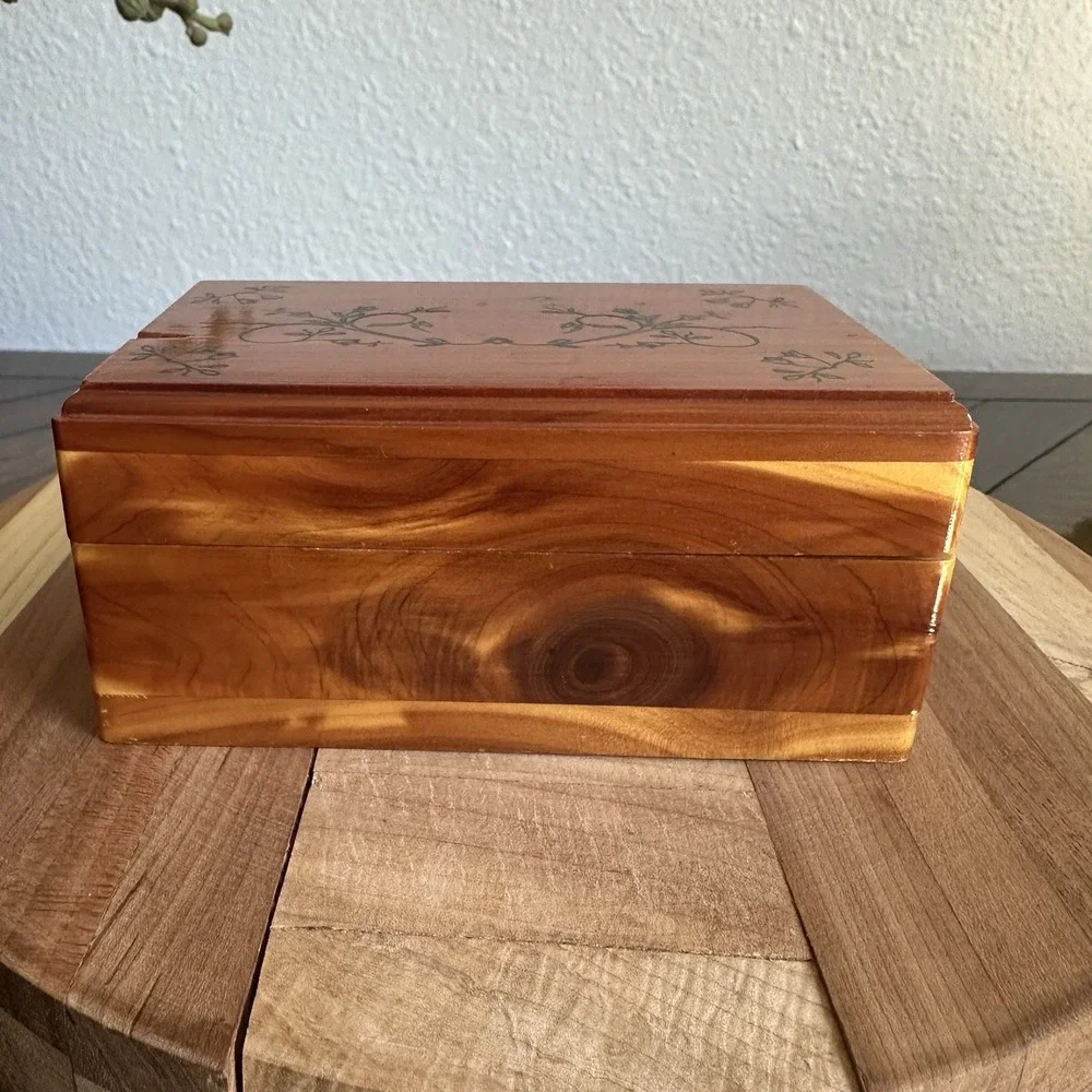 Vintage USA Artisan Cedar Trinket Jewelry Box 5x3 Inch Handcrafted Floral Design